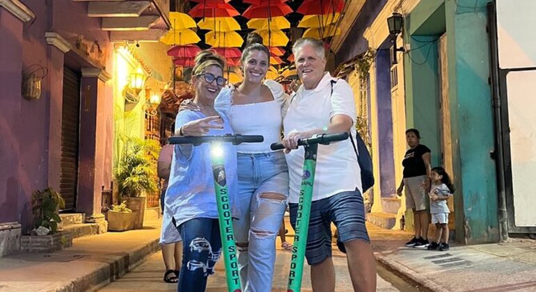 Emocionante recorrido en scooter por la Ciudad Amurallada y Getsemani