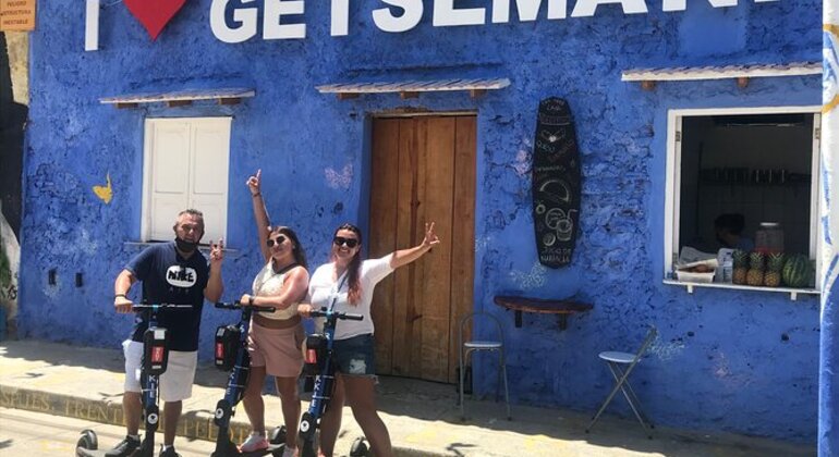 Emocionante recorrido en scooter por la Ciudad Amurallada y Getsemani