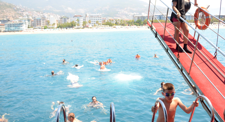 Paseo en Barco Todo Incluido con Almuerzo y Refrescos en Alanya