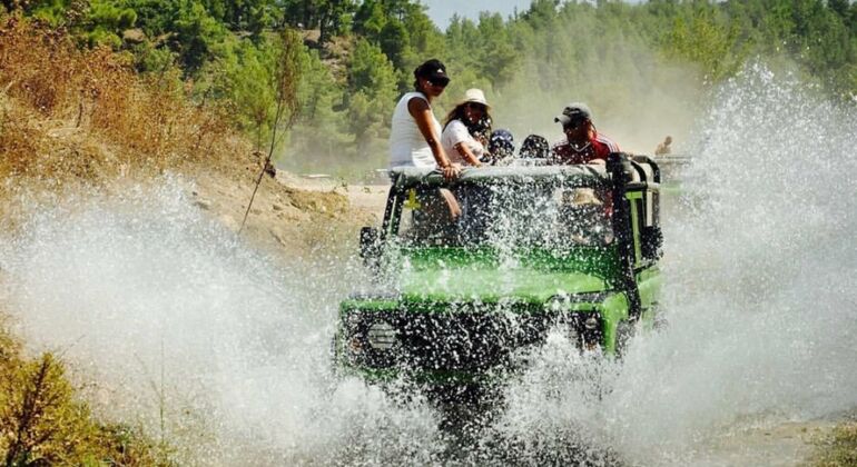 Safari en jeep por los Montes Tauro con almuerzo en el río Dimcay en Alanya