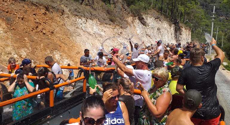 Safari en jeep por los Montes Tauro con almuerzo en el río Dimcay en Alanya