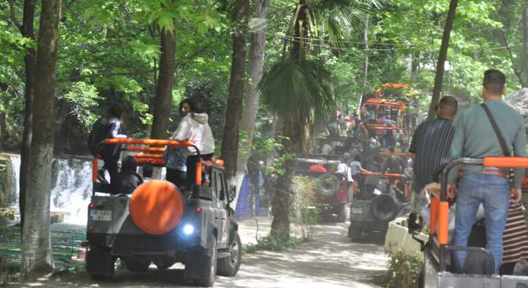 Safari en jeep por los Montes Tauro con almuerzo en el río Dimcay en Alanya