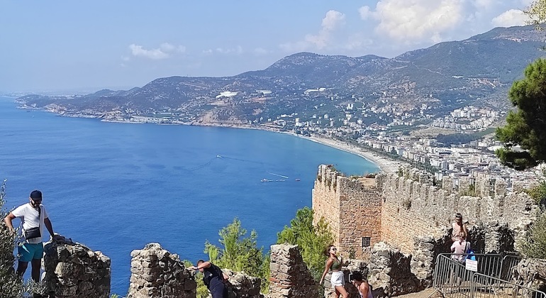 Sunset Alanya City Tour con Teleférico, Cena y Paseo en Barco