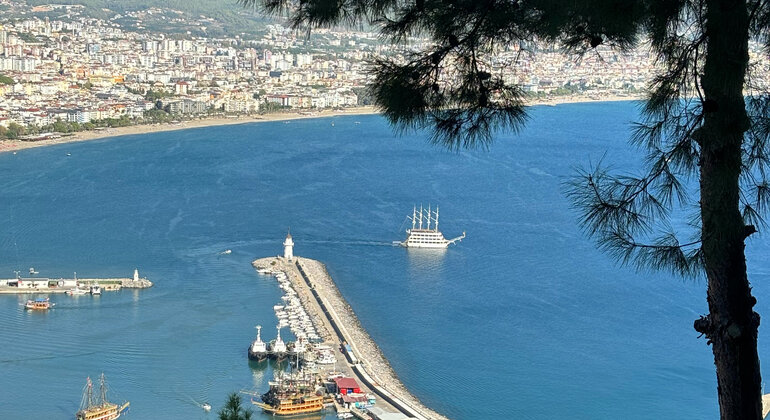 Sunset Alanya City Tour con Teleférico, Cena y Paseo en Barco