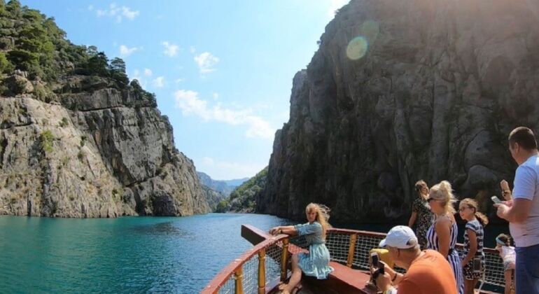 Excursion en bateau dans le canyon vert au départ d'Antalya avec déjeuner et boissons non alcoolisées