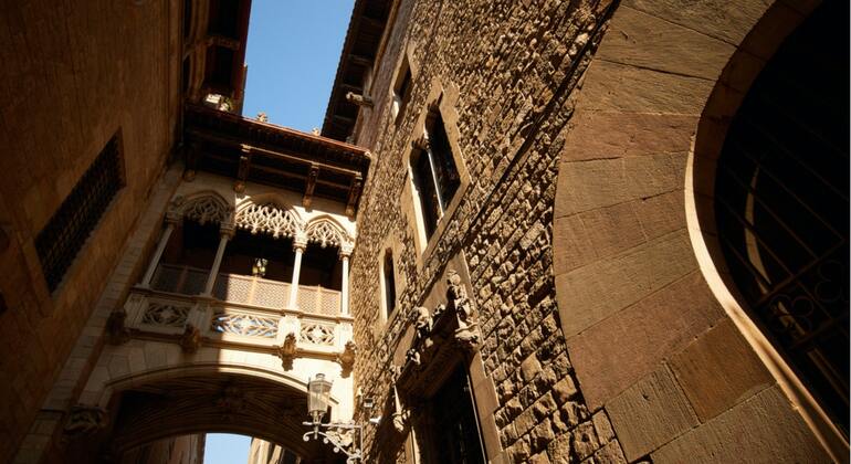 Romantic Highlights of Barcelona: Self-Guided Exploration Game