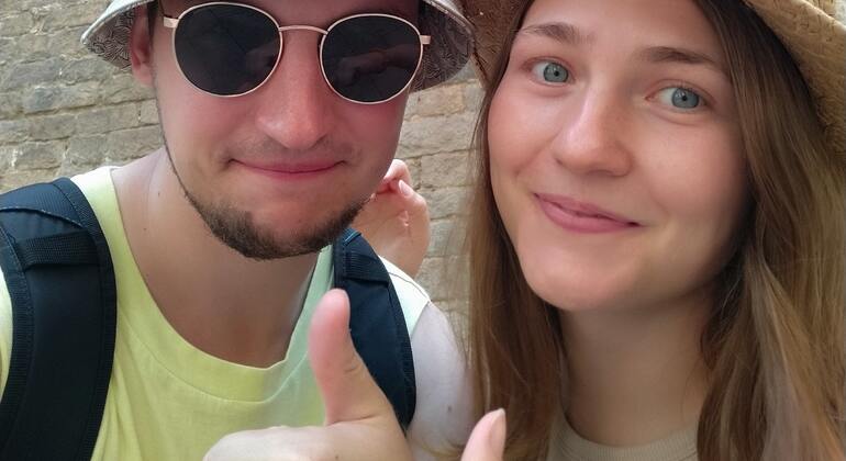 Romantic Highlights of Barcelona: Self-Guided Exploration Game
