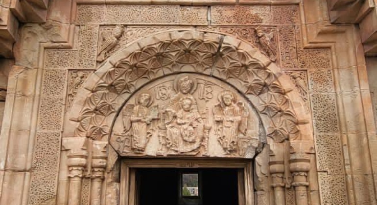 Private Day Trip from Yerevan to Khor Virap, Areni & Noravank