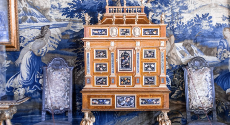 Rosenborg Palace: Jewels of the Danish Crown