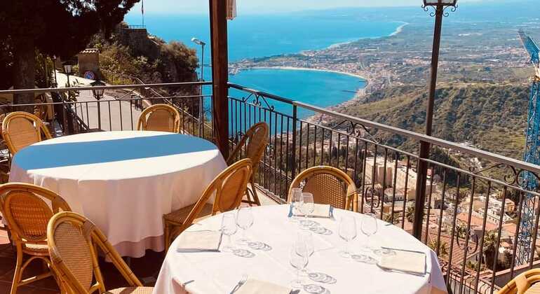 Taormina: Die sizilianischen Farben und Geschmäcker des Weißen Lotus