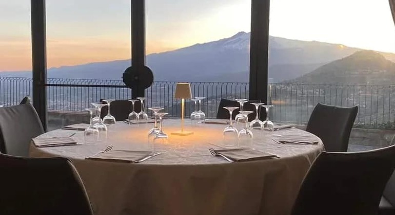 Taormina: Die sizilianischen Farben und Geschmäcker des Weißen Lotus