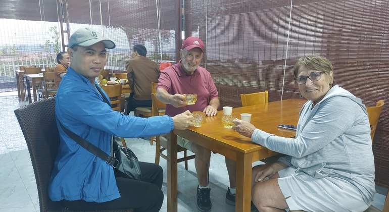 Gita di un giorno intero alla baia di Halong e alla città di Halong