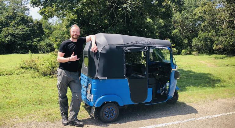 Safari en Tuk Tuk por la bahía de Arugam