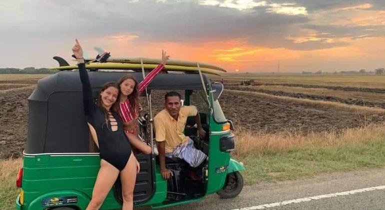 Safari en Tuk Tuk por la bahía de Arugam