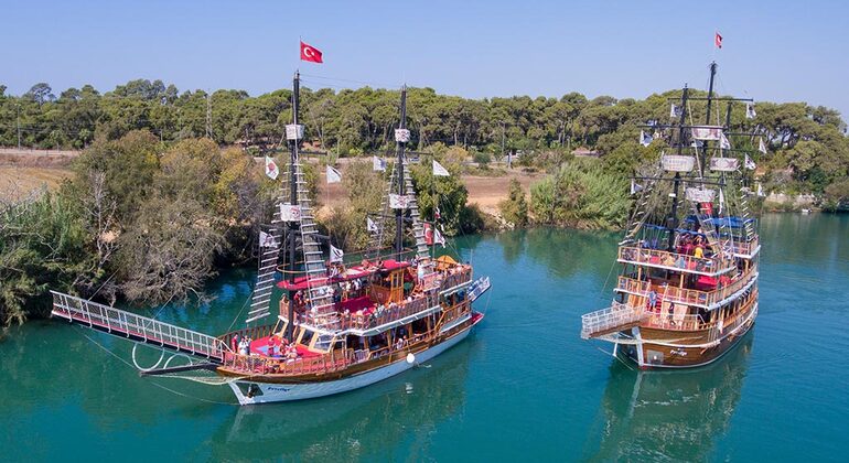 Excursion en bateau sur la rivière Manavgat au départ d'Antalya avec chute d'eau et bazar turc