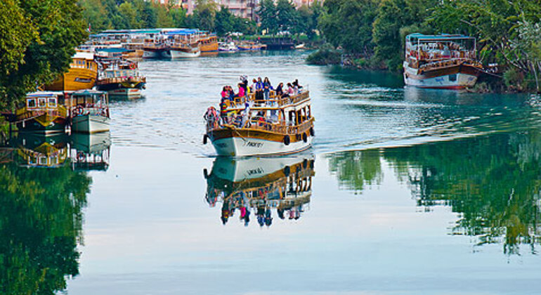 Excursion en bateau sur la rivière Manavgat au départ d'Antalya avec chute d'eau et bazar turc