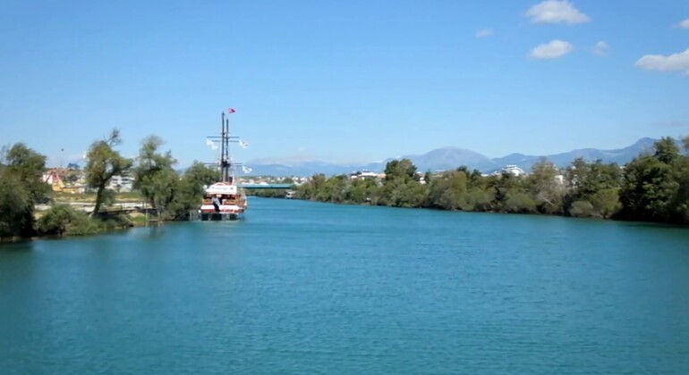 Excursion en bateau sur la rivière Manavgat au départ d'Antalya avec chute d'eau et bazar turc