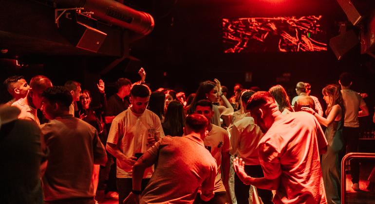Tournée des bars de Valence : Quatre bars, des shots gratuits et l'entrée dans les clubs