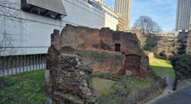 City of London Historical Tour : Origins to Empire