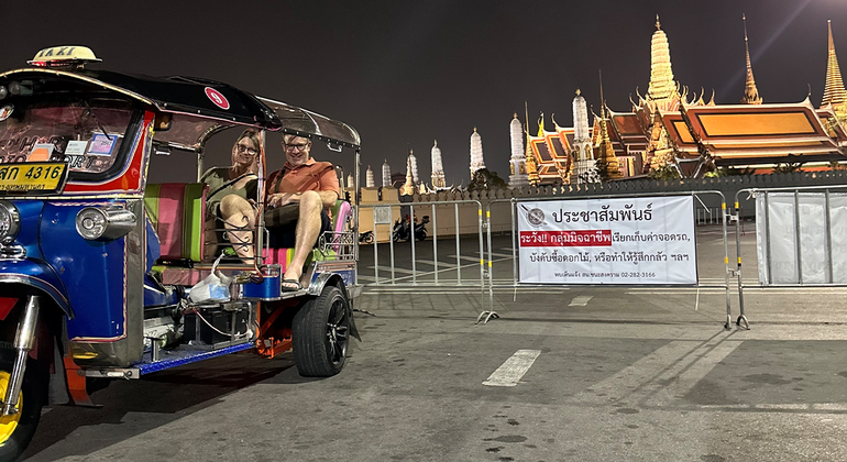 Bangkok Night Tour: Food, Temple & Tuk-Tuk