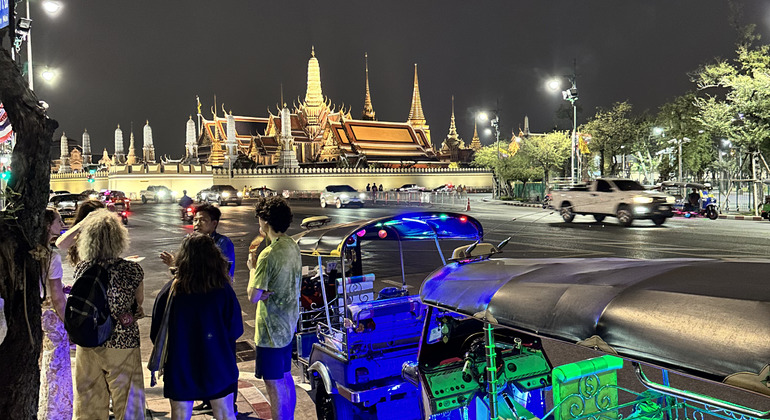 Bangkok Night Tour: Food, Temple & Tuk-Tuk