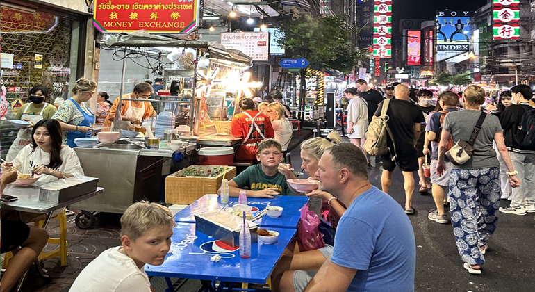 Bangkok Night Tour: Food, Temple & Tuk-Tuk