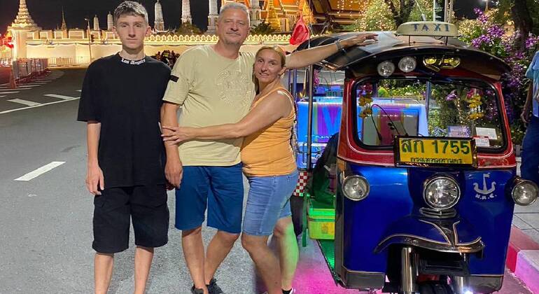 Bangkok Night Tour: Food, Temple & Tuk-Tuk