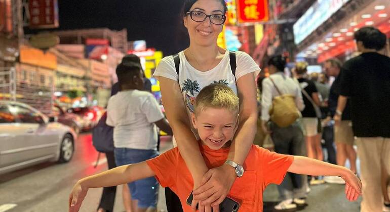 Bangkok Night Tour: Food, Temple & Tuk-Tuk