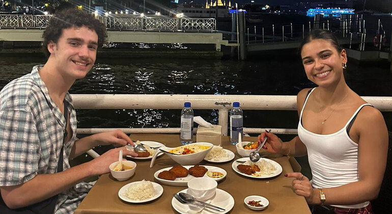 Bangkok Night Tour: Food, Temple & Tuk-Tuk