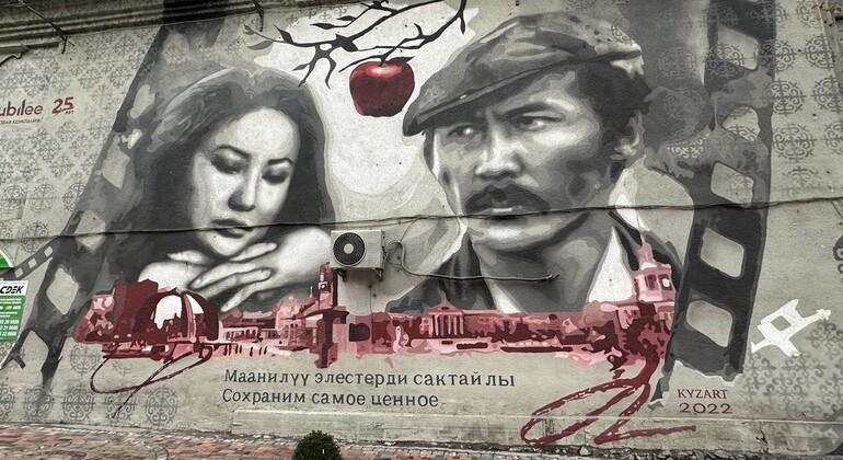 Historia de la República Kirguisa, arte callejero de Bishkek y recuerdos locales