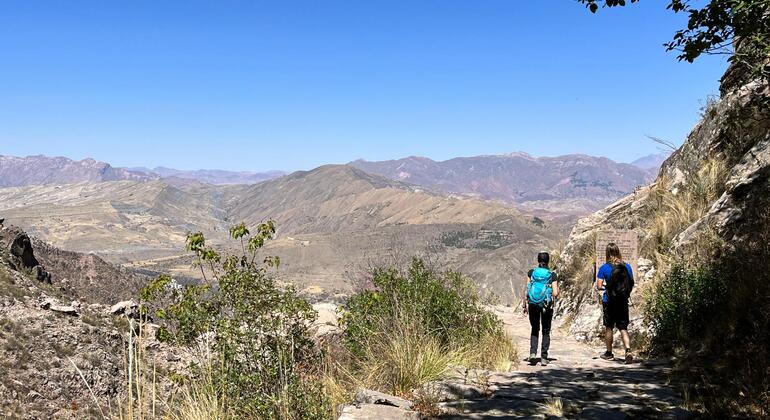 Wunderschönes Trekking zum Inka-Pfad, Maragua-Krater, Dinosaurier-Fußabdrücke