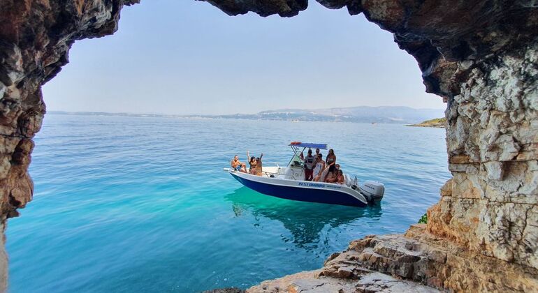 Vlora Stadt - Schnellboot in Karaburun und St. Mary Kloster in Zvernec