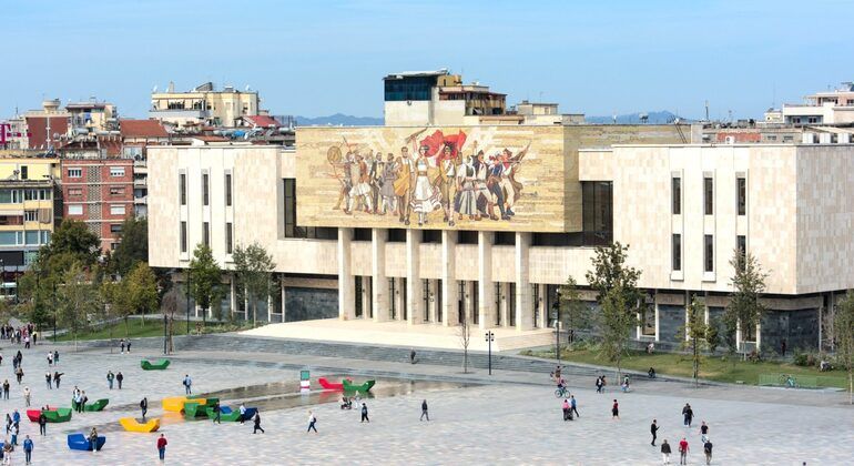 Recorrido cultural e histórico por Tirana y Kruja