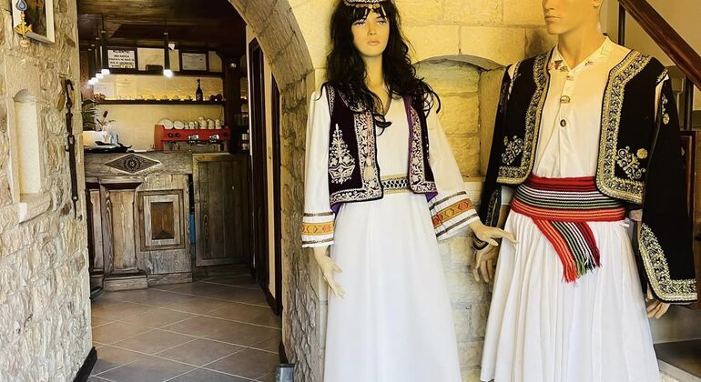 Recorrido cultural e histórico por Tirana y Kruja