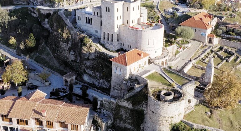 Recorrido cultural e histórico por Tirana y Kruja