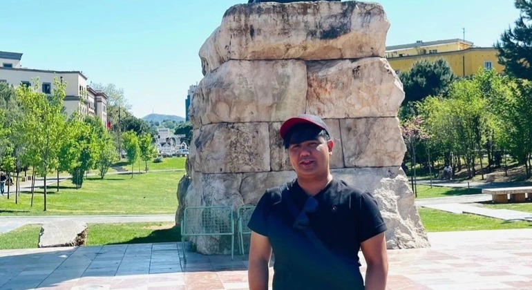 Recorrido cultural e histórico por Tirana y Kruja