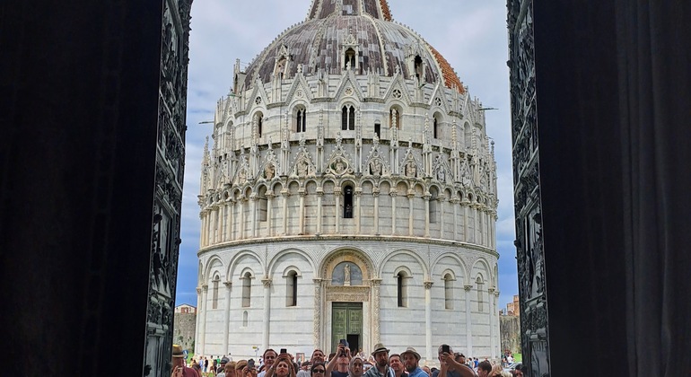 Visite la ciudad de Pisa con la entrada a la Catedral y la Torre Inclinada