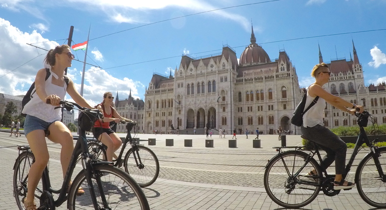 Passeio de bicicleta em Budapeste com um guia profissional