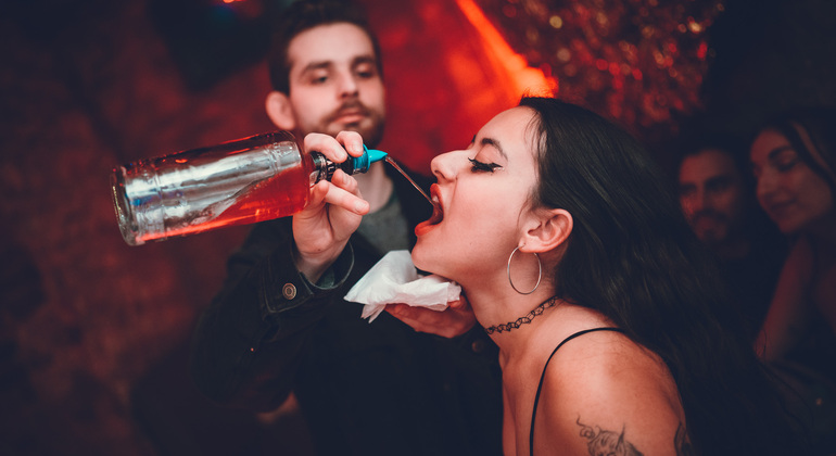 Pub Crawl Krakau - Eine Stunde kostenlose Getränke, dann Party die ganze Nacht