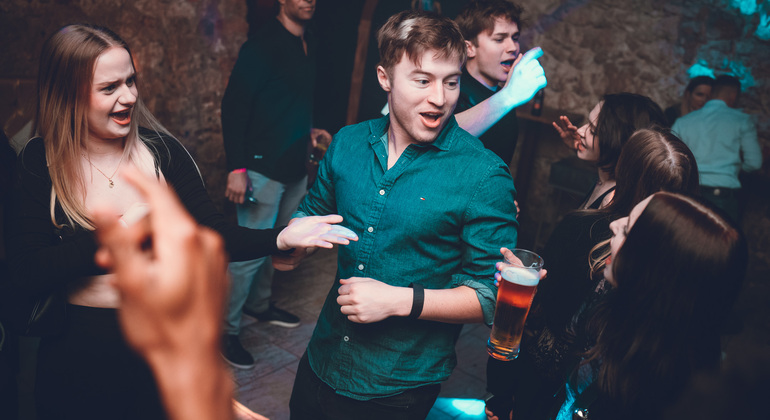 Pub Crawl Krakau - Eine Stunde kostenlose Getränke, dann Party die ganze Nacht