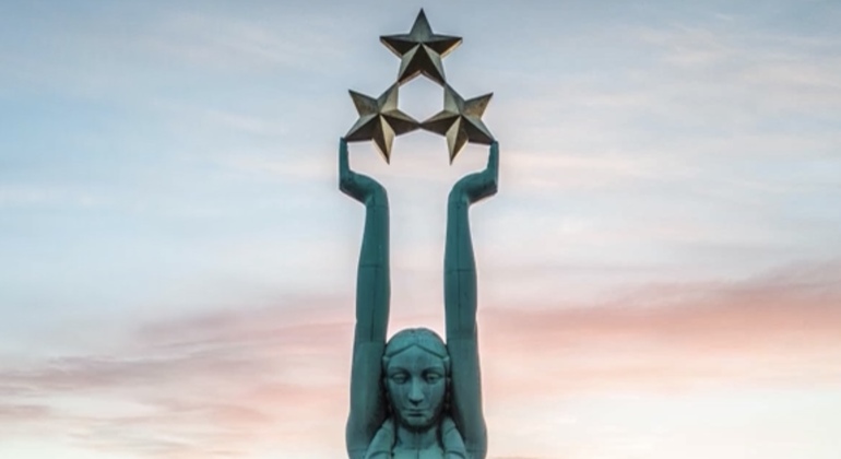 Discover Old Riga: A Walking Tour Through Time