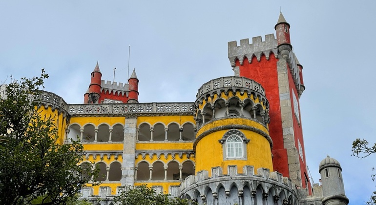 Excursión de un día a Sintra y Cascais: Palacio de la Pena, Regaleira y Cabo da Roca