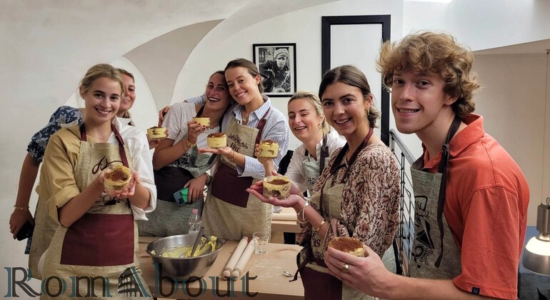 Cours de cuisine traditionnelle de pâtes à Rome avec Tiramisu et vin