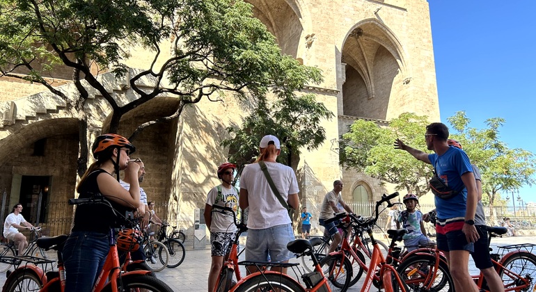 Circuit de 2,5 heures à vélo ou en e-bike avec guide pour découvrir les points forts de Valence