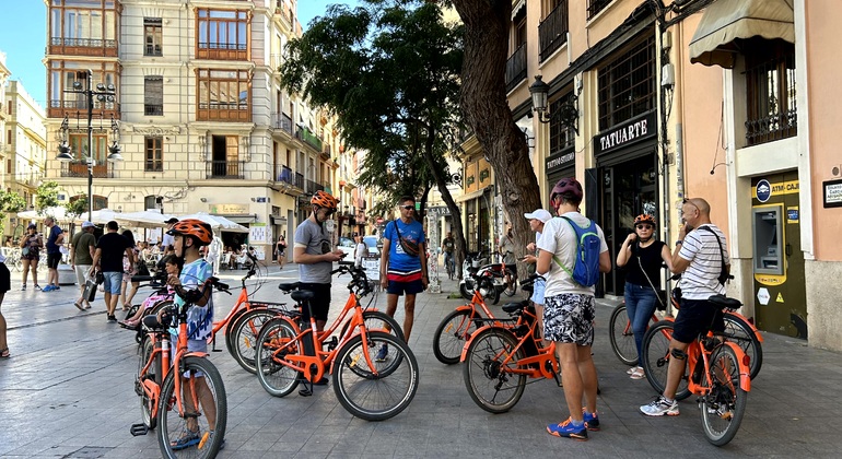Circuit de 2,5 heures à vélo ou en e-bike avec guide pour découvrir les points forts de Valence