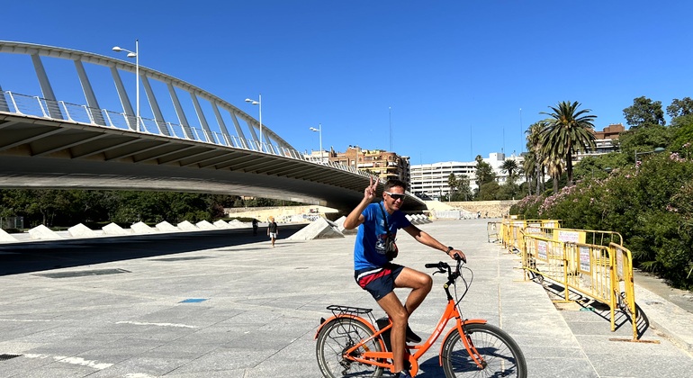 Circuit de 2,5 heures à vélo ou en e-bike avec guide pour découvrir les points forts de Valence