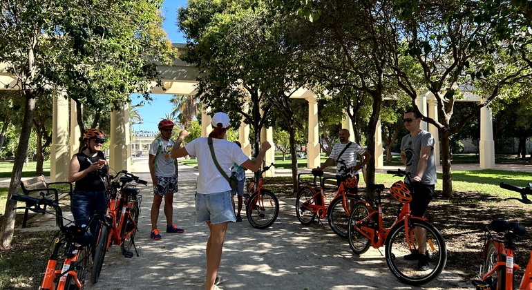 Circuit de 2,5 heures à vélo ou en e-bike avec guide pour découvrir les points forts de Valence