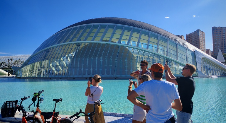 Circuit de 2,5 heures à vélo ou en e-bike avec guide pour découvrir les points forts de Valence