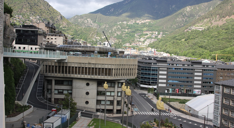Andorra la Vella: Old Town and Commercial Axis