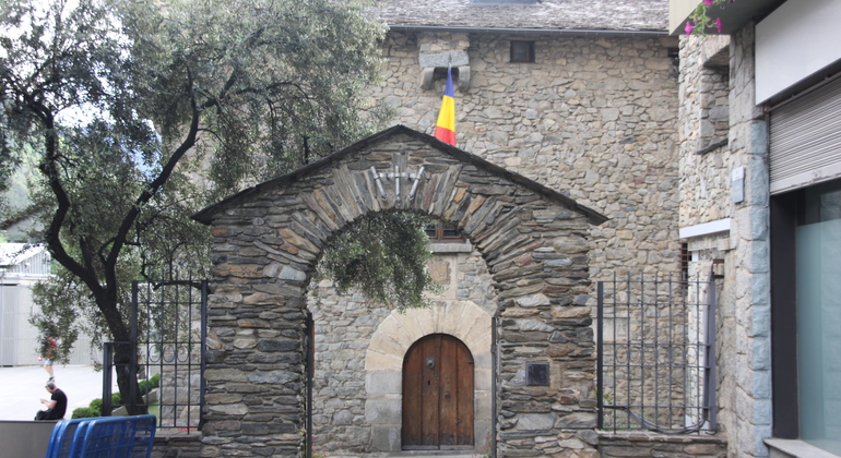 Andorra la Vella: Old Town and Commercial Axis